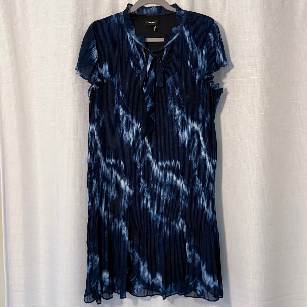 DKNY navy blue and white dress